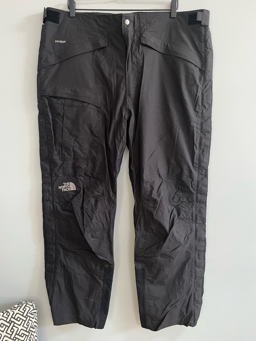 The North Face Men's HyVent Snow Pants Size XL Black Nylon Adjustable Gorpcore